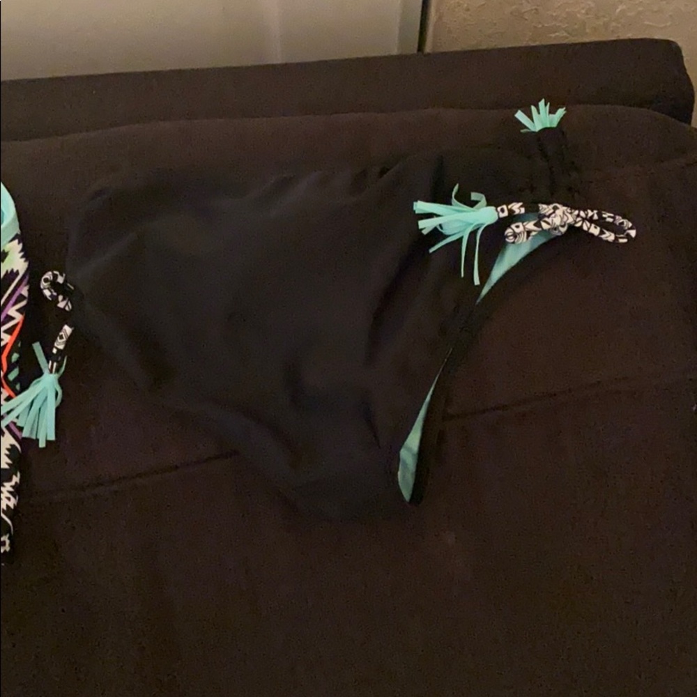 Bathing suite - Picture 3 of 4
